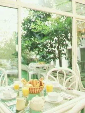 Montmartrois Hotel 2*